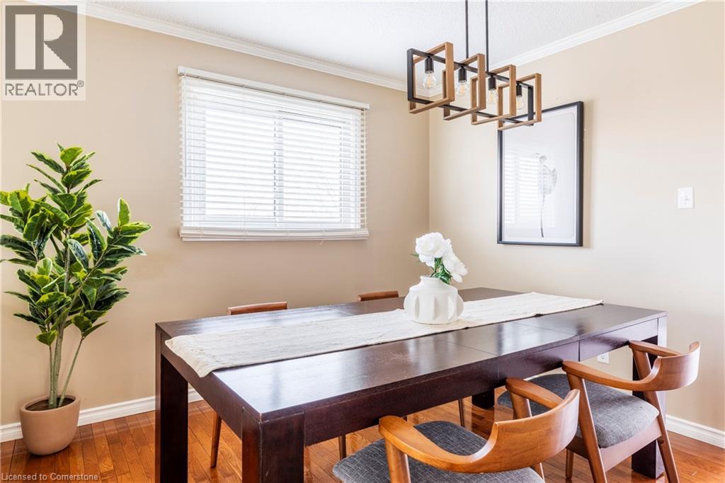 Photo 13 of 3261 Woodcroft Crescent, Burlington ON
