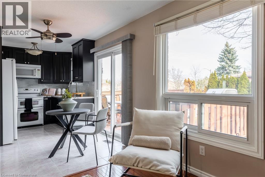 Photo 23 of 3261 Woodcroft Crescent, Burlington ON