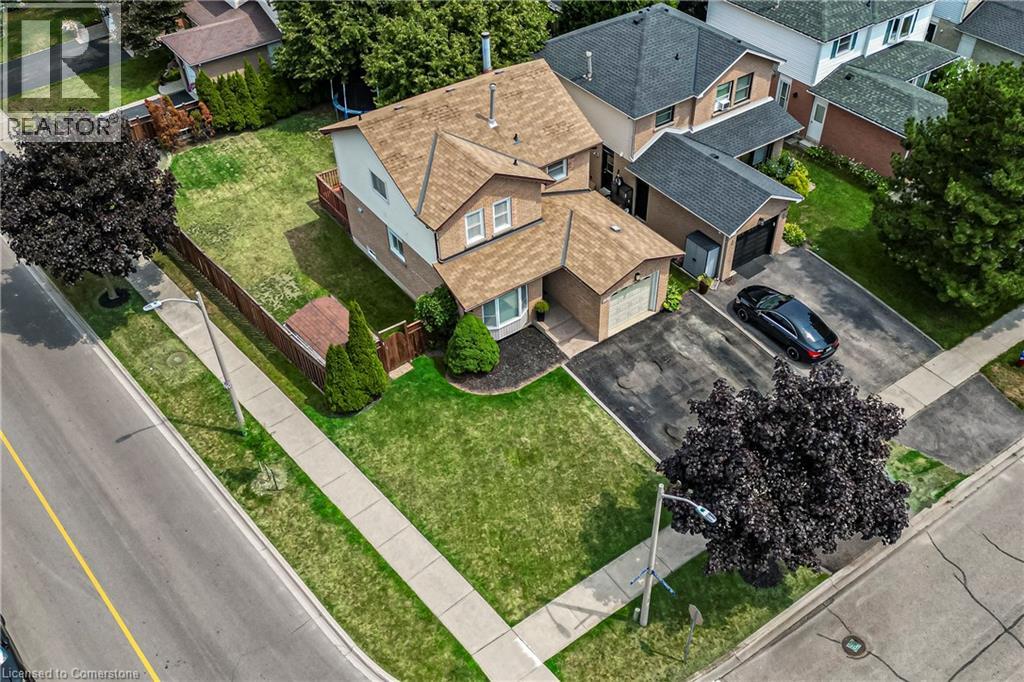 Photo 3 of 3261 Woodcroft Crescent, Burlington ON