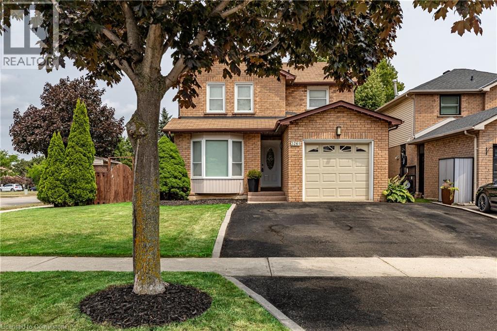 Photo 2 of 3261 Woodcroft Crescent, Burlington ON
