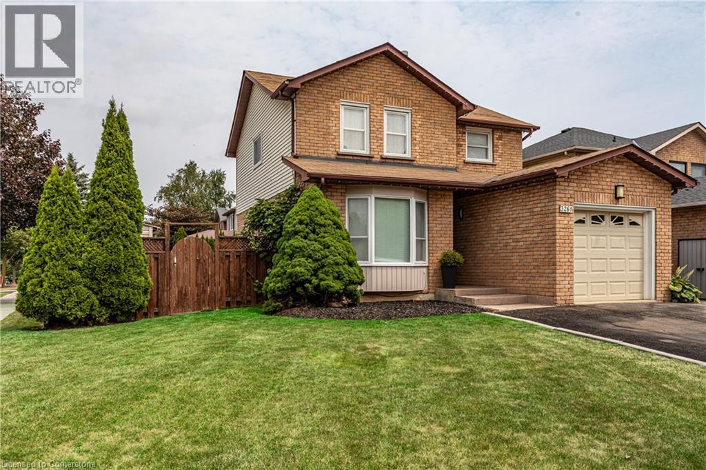 Photo 4 of 3261 Woodcroft Crescent, Burlington ON