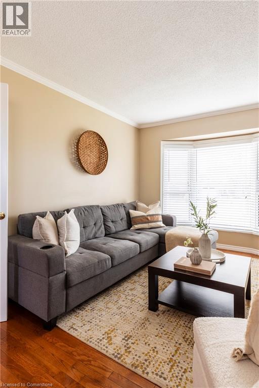 Photo 8 of 3261 Woodcroft Crescent, Burlington ON
