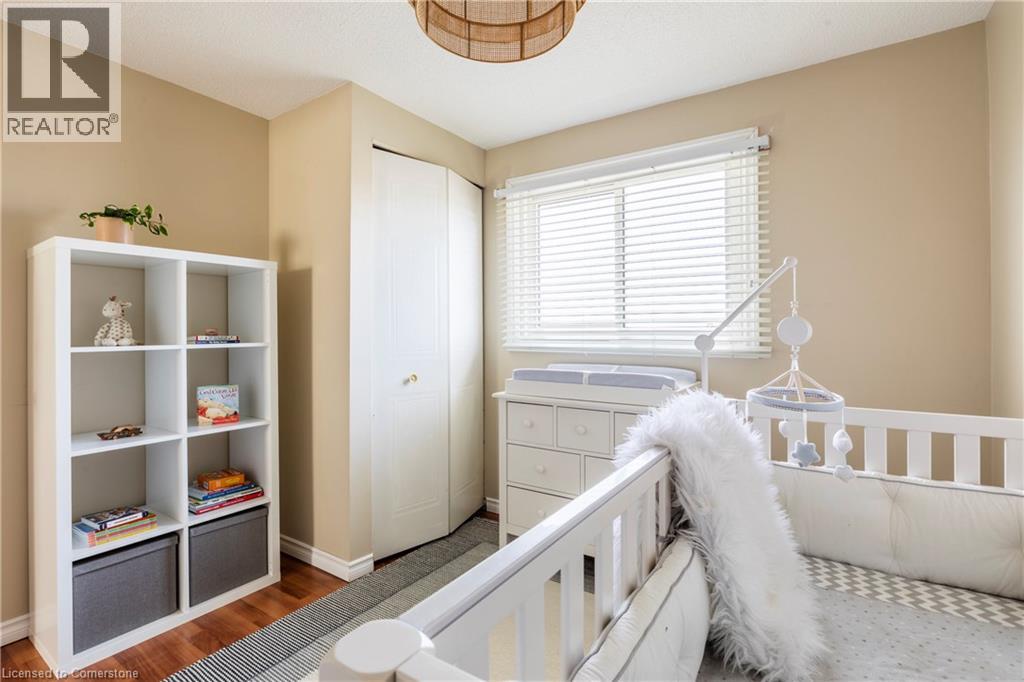 Photo 32 of 3261 Woodcroft Crescent, Burlington ON