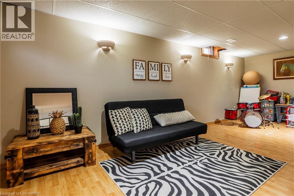 Photo 36 of 3261 Woodcroft Crescent, Burlington ON