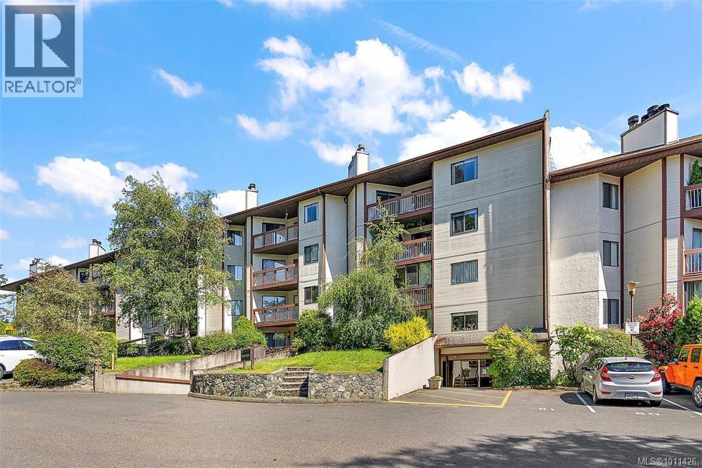 306 75 Gorge Road West, Saanich