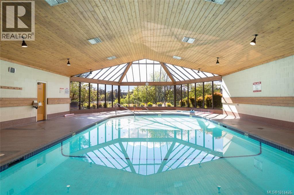 306 75 Gorge Road West, Saanich