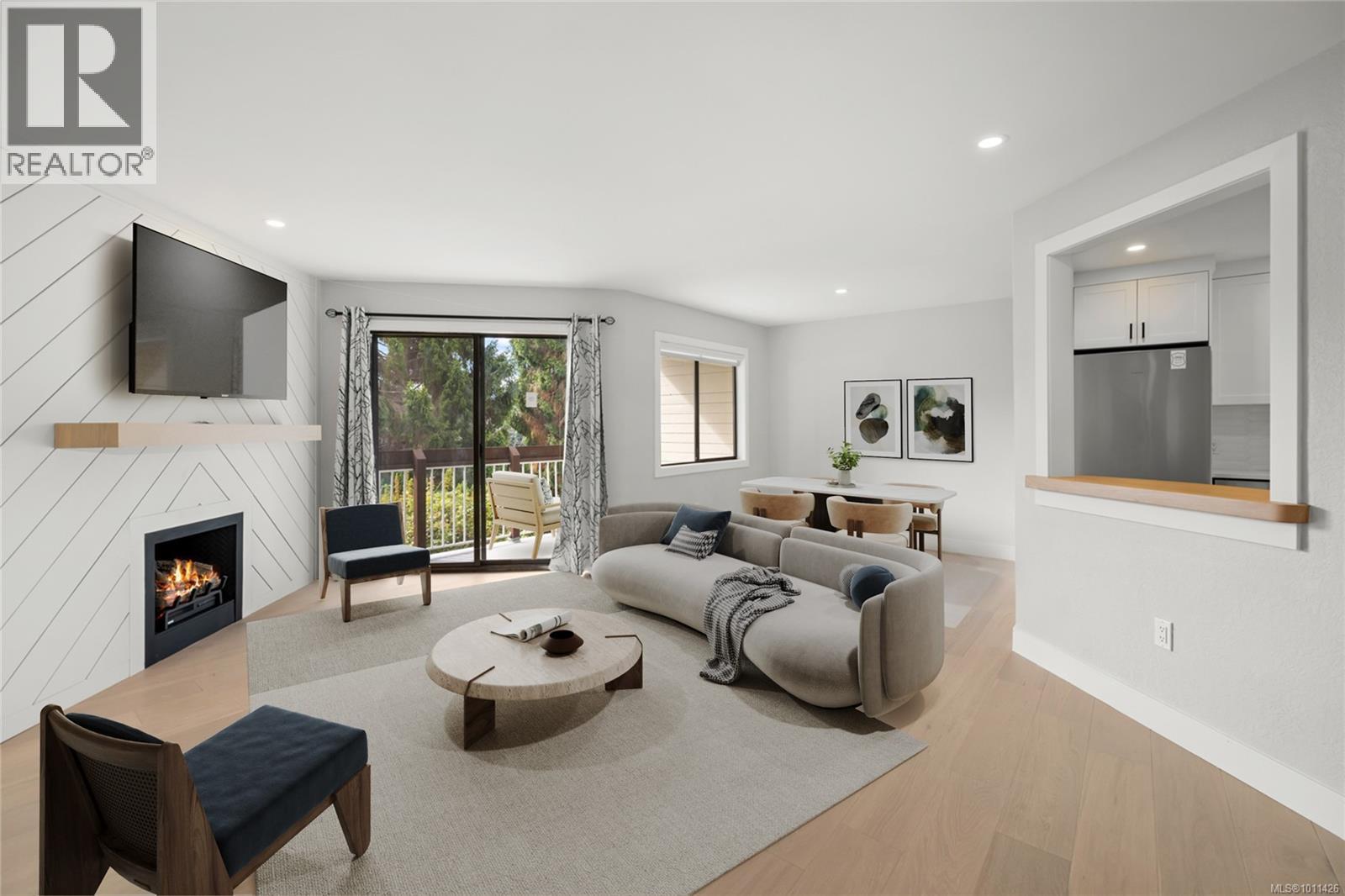 306 75 Gorge Road West, Saanich