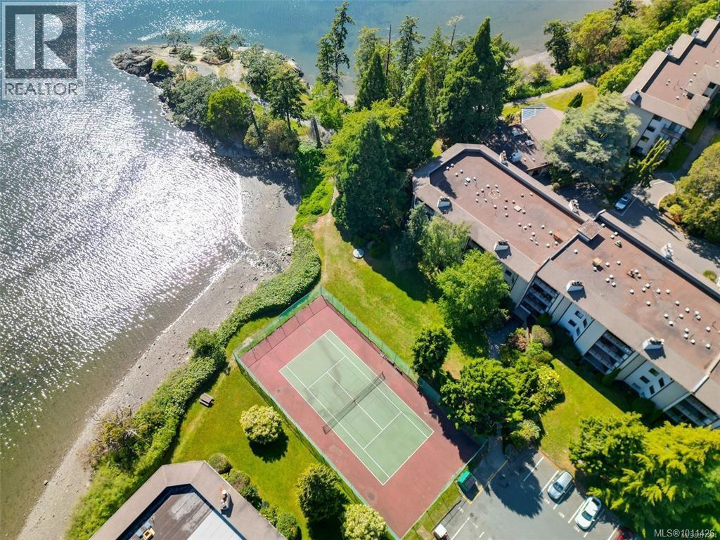 306 75 Gorge Road West, Saanich