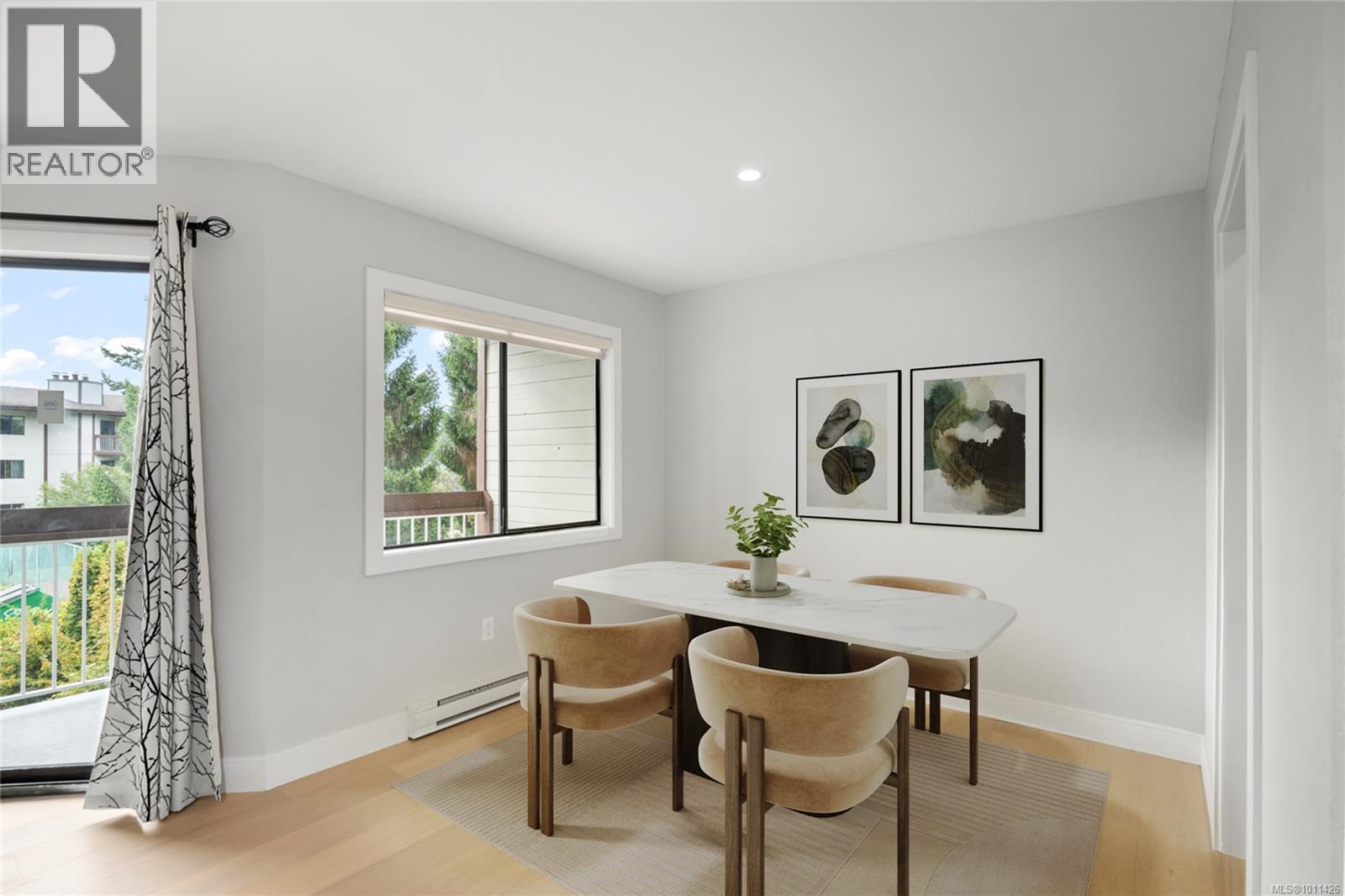 306 75 Gorge Road West, Saanich