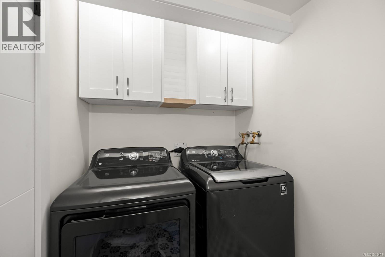 306 75 Gorge Road West, Saanich
