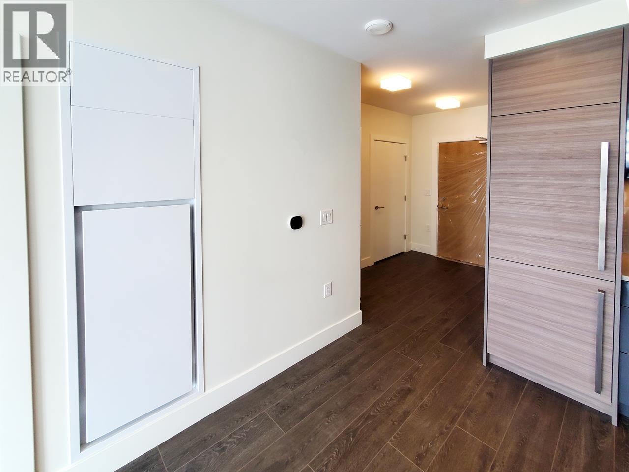 Photo 3 of 507 3438 Sawmill Crescent, Vancouver BC