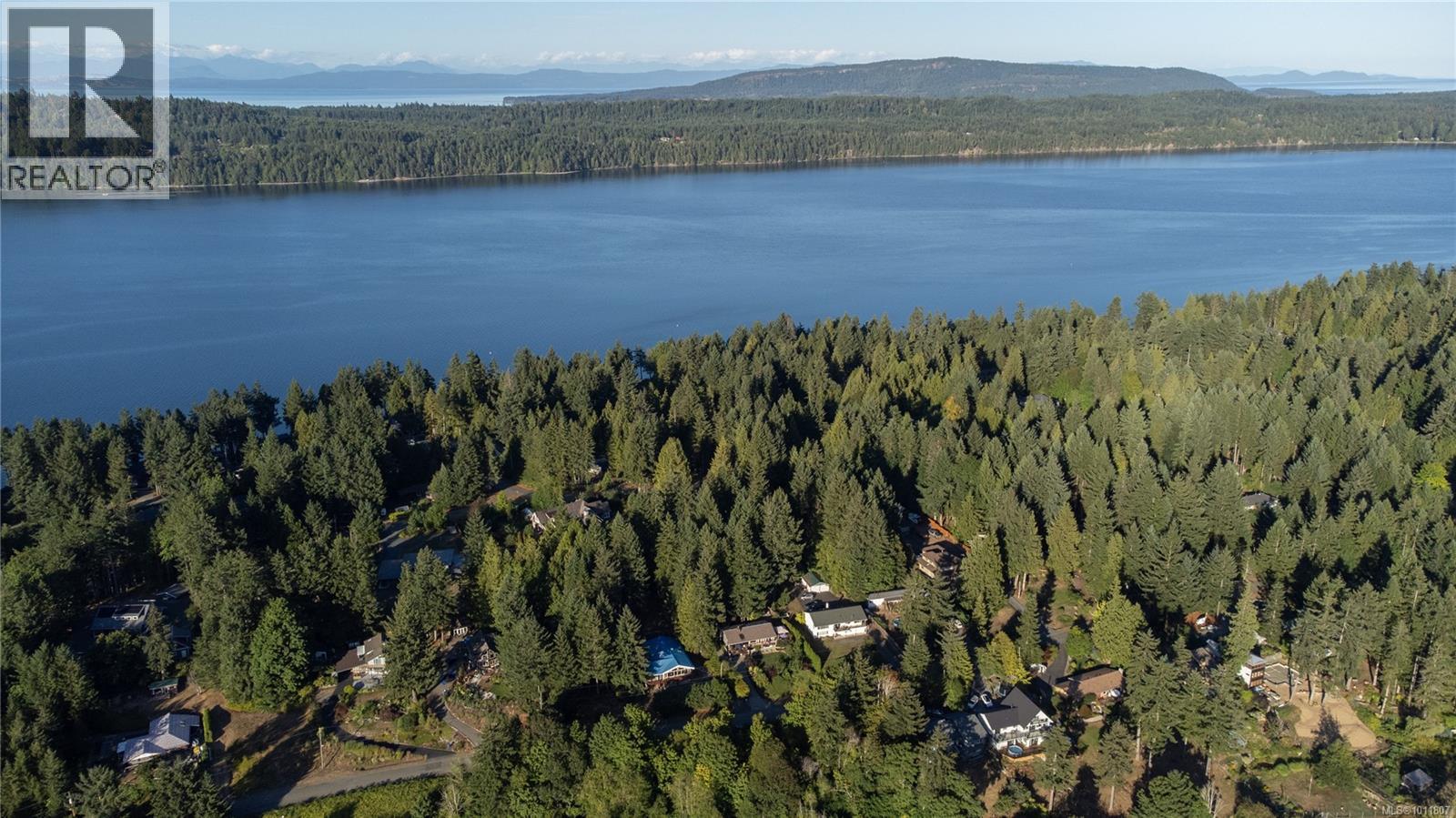 Photo 10 of 7692 Tozer Rd, Fanny Bay BC
