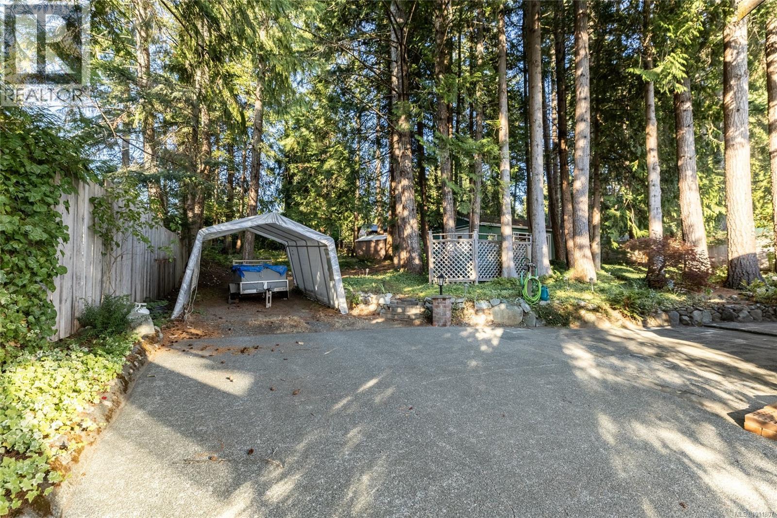Photo 13 of 7692 Tozer Rd, Fanny Bay BC
