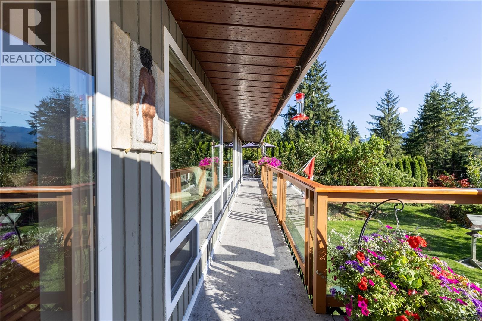Photo 33 of 7692 Tozer Rd, Fanny Bay BC