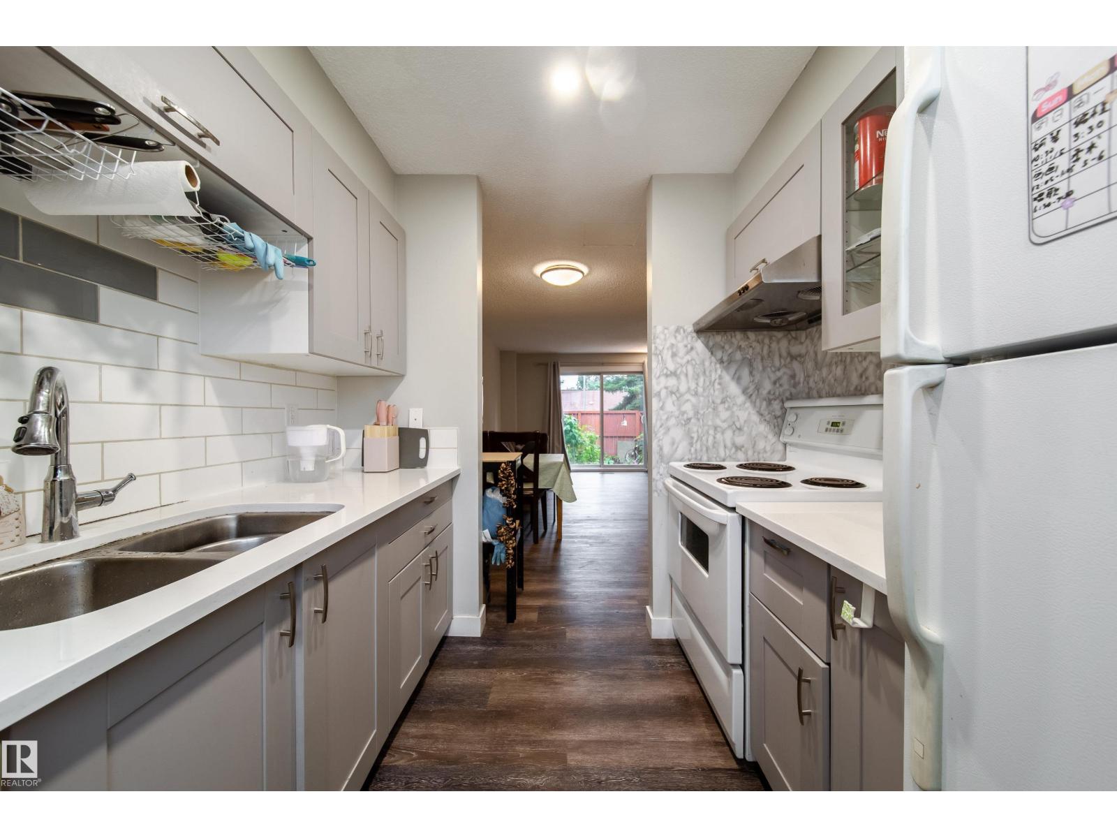 Photo 15 of 5622 148 St Nw Nw, Edmonton AB