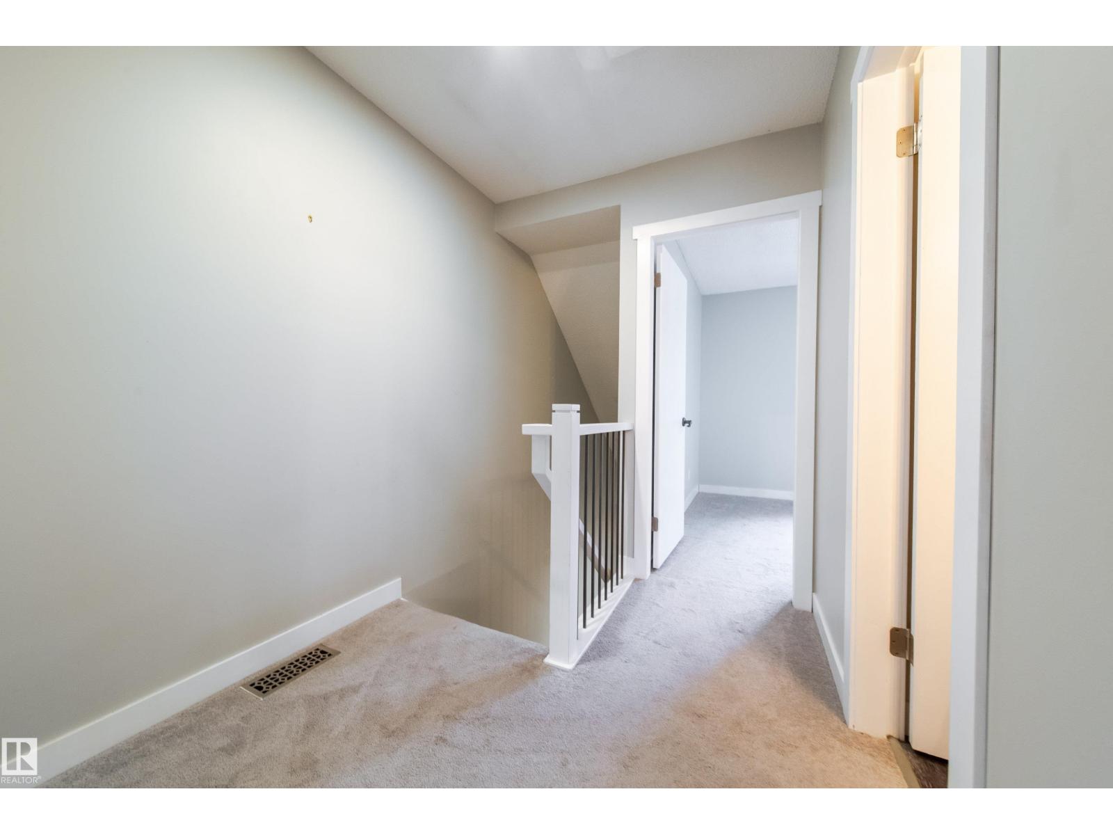 Photo 20 of 5622 148 St Nw Nw, Edmonton AB