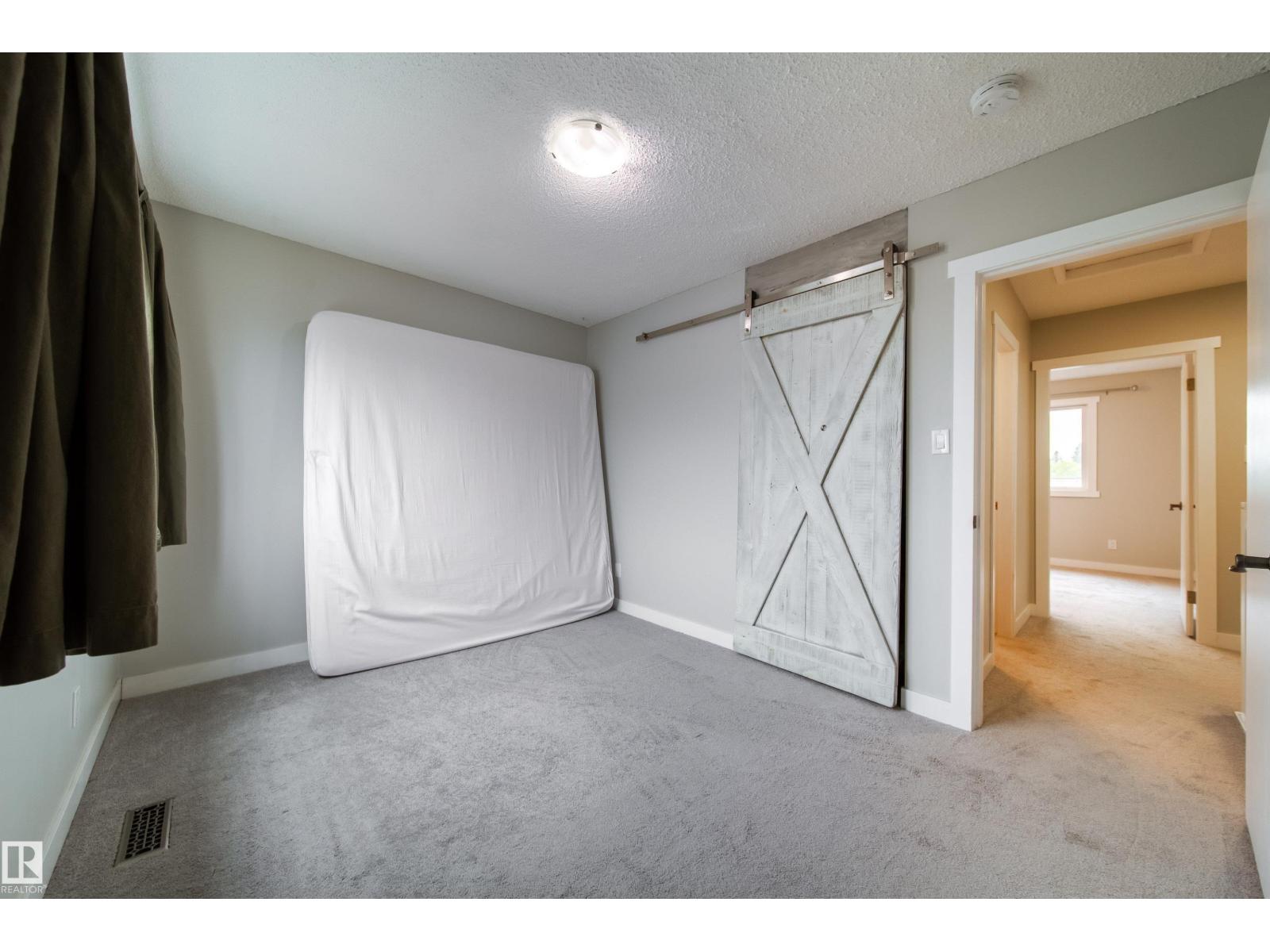 Photo 22 of 5622 148 St Nw Nw, Edmonton AB
