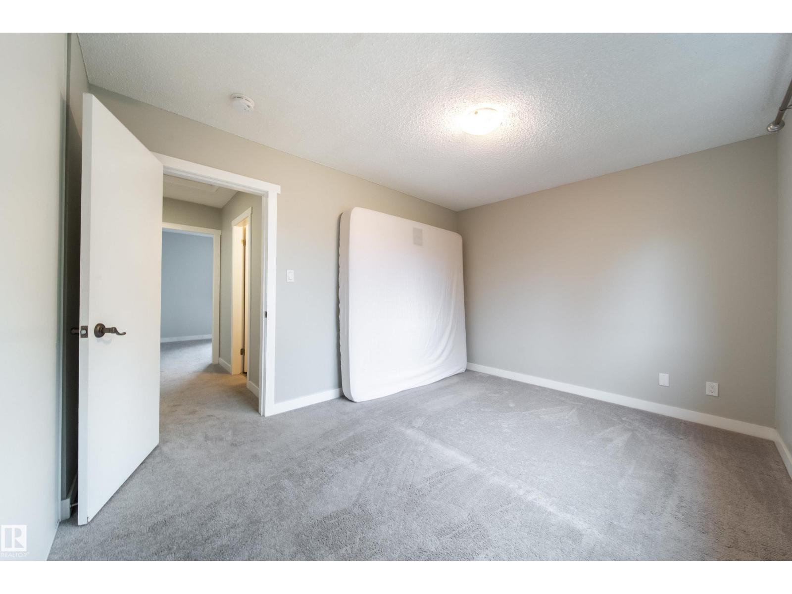Photo 24 of 5622 148 St Nw Nw, Edmonton AB