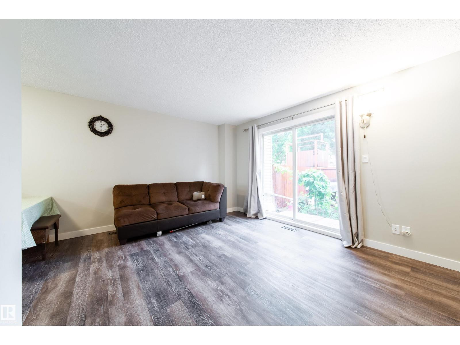 Photo 8 of 5622 148 St Nw Nw, Edmonton AB