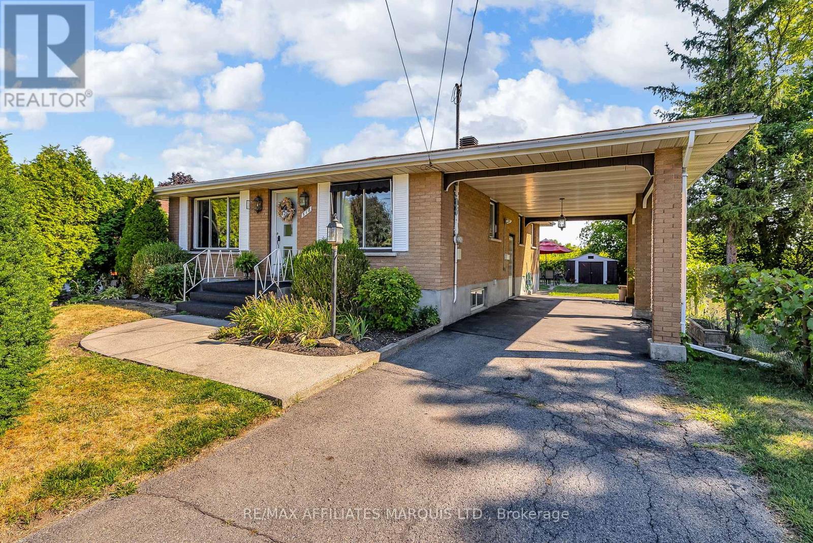 Photo 2 of 518 Blossom Park Drive, Cornwall ON