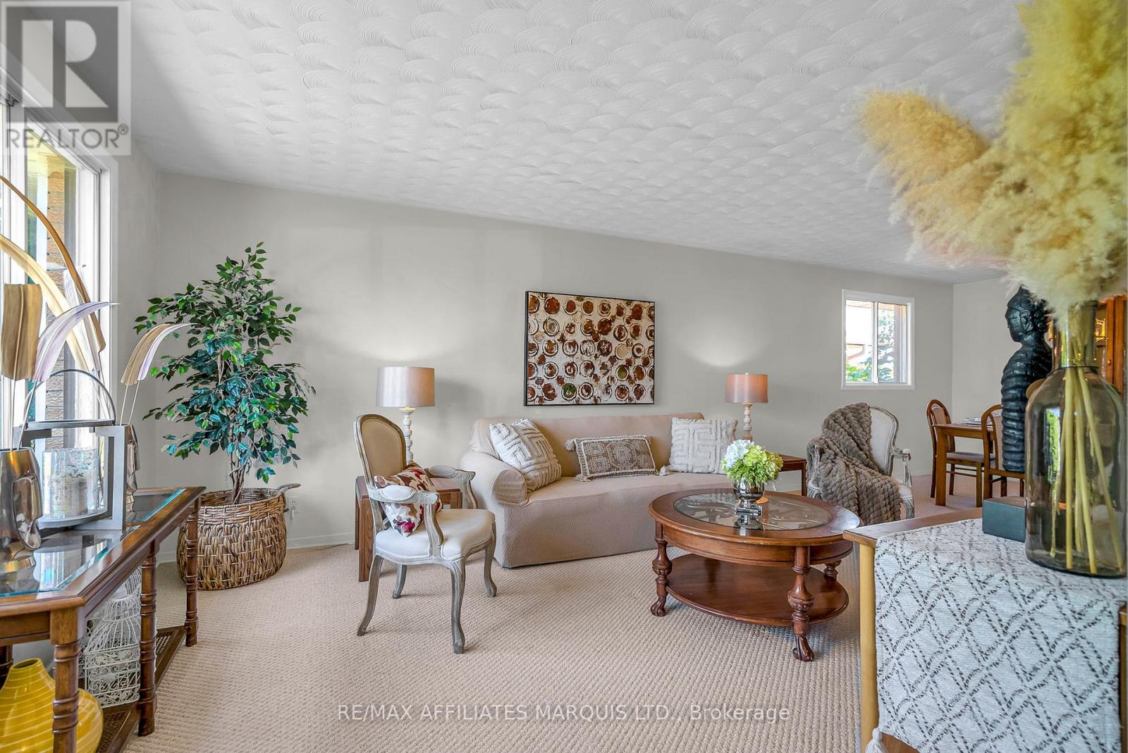 Photo 3 of 518 Blossom Park Drive, Cornwall ON