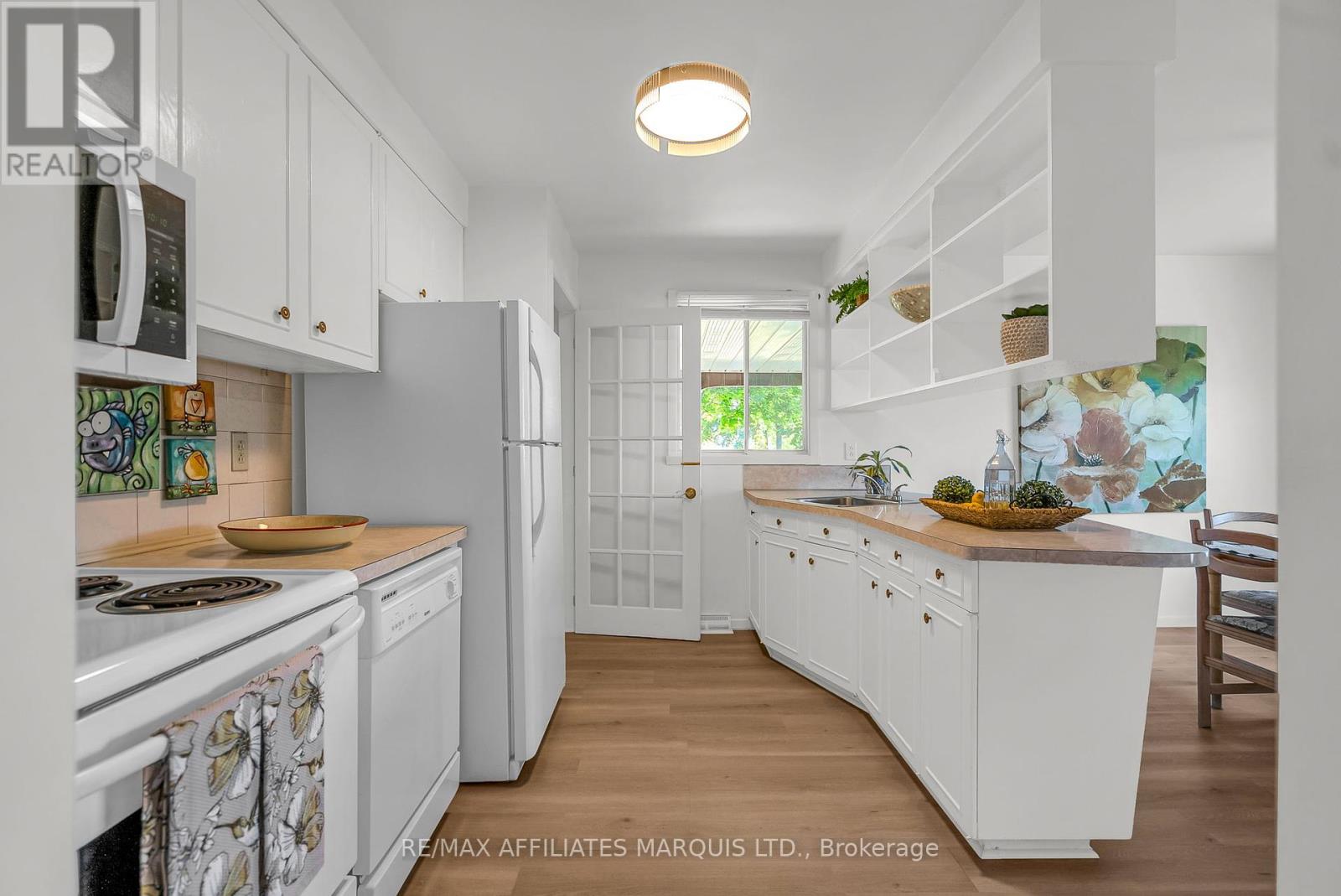 Photo 5 of 518 Blossom Park Drive, Cornwall ON