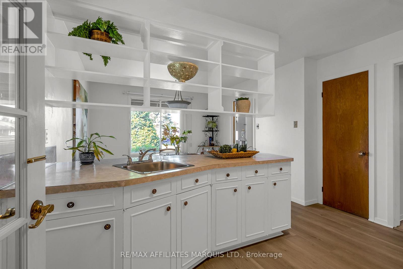 Photo 6 of 518 Blossom Park Drive, Cornwall ON