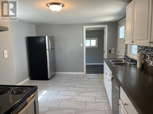 Photo 12 of 74 Wilson Street, Woodstock ON