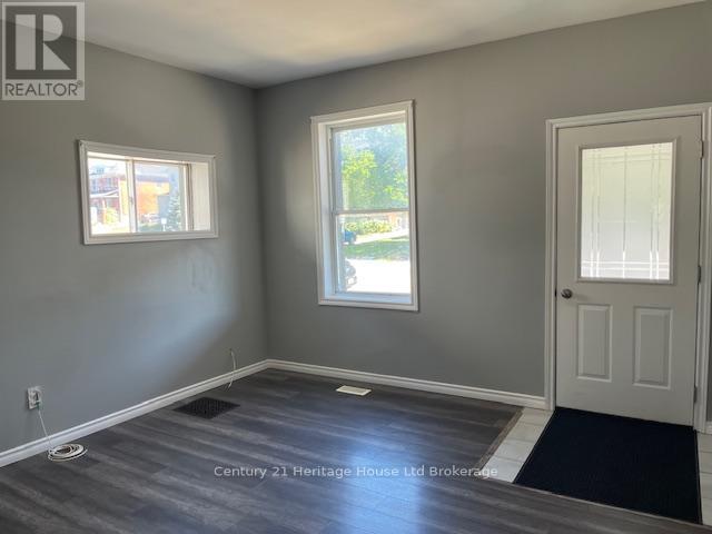 Photo 13 of 74 Wilson Street, Woodstock ON