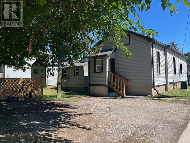 Photo 35 of 74 Wilson Street, Woodstock ON