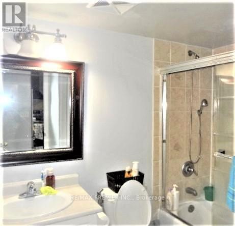 Photo 4 of 2067 3041 Finch Avenue W, Toronto ON