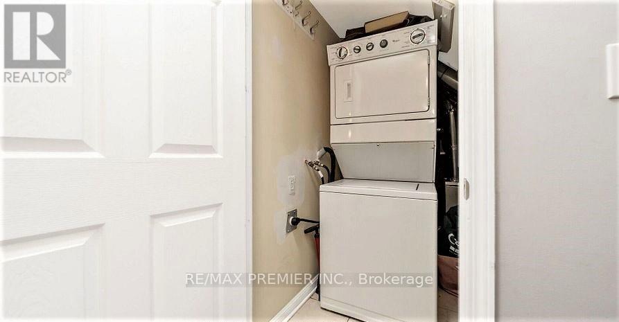 Photo 5 of 2067 3041 Finch Avenue W, Toronto ON