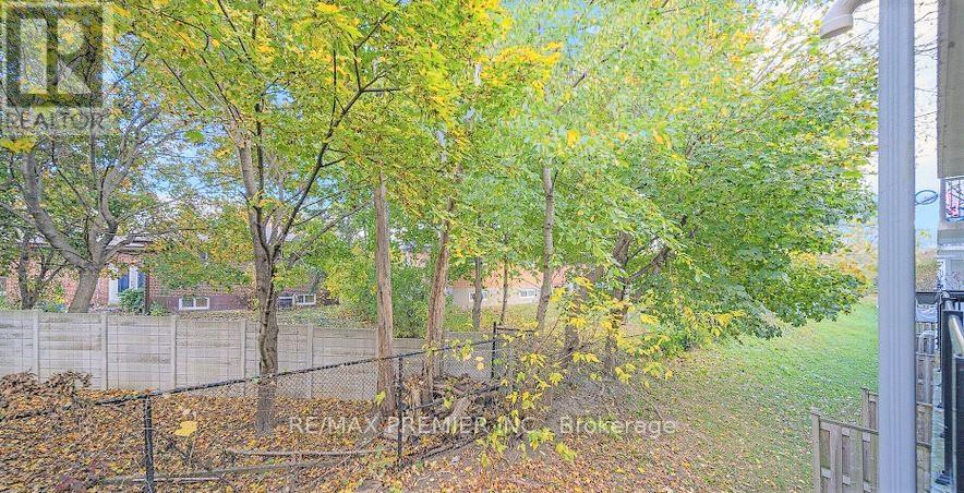 Photo 9 of 2067 3041 Finch Avenue W, Toronto ON