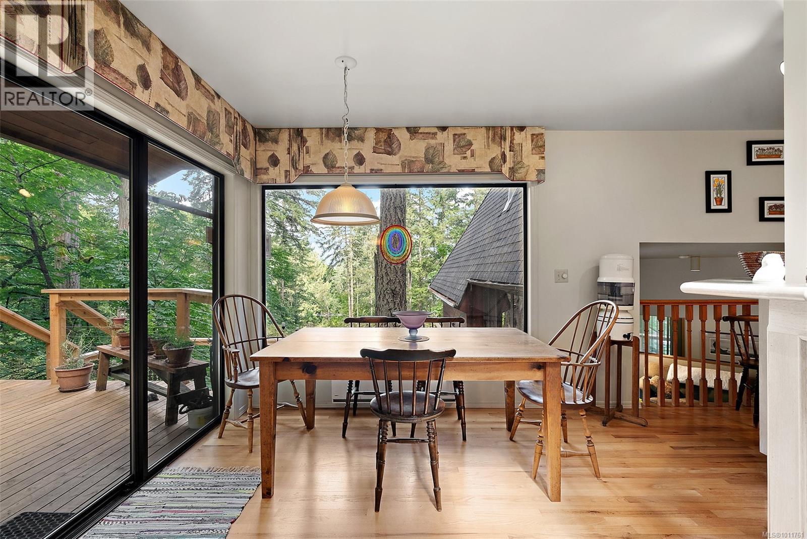 Photo 10 of 1465 Lands End Rd, North Saanich BC