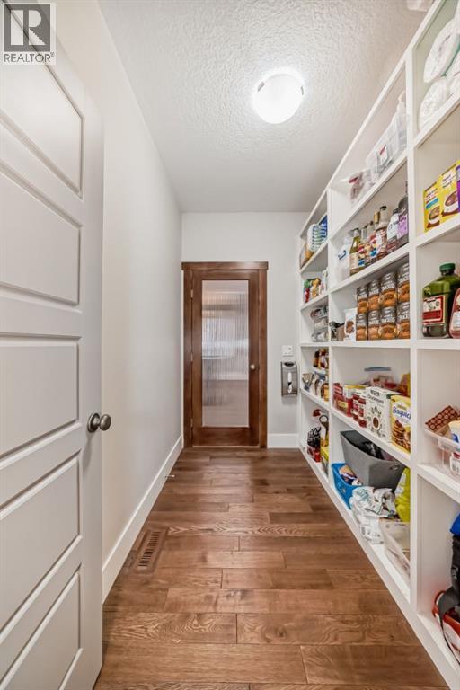 Photo 18 of 168 Kinniburgh Circle, Chestermere AB
