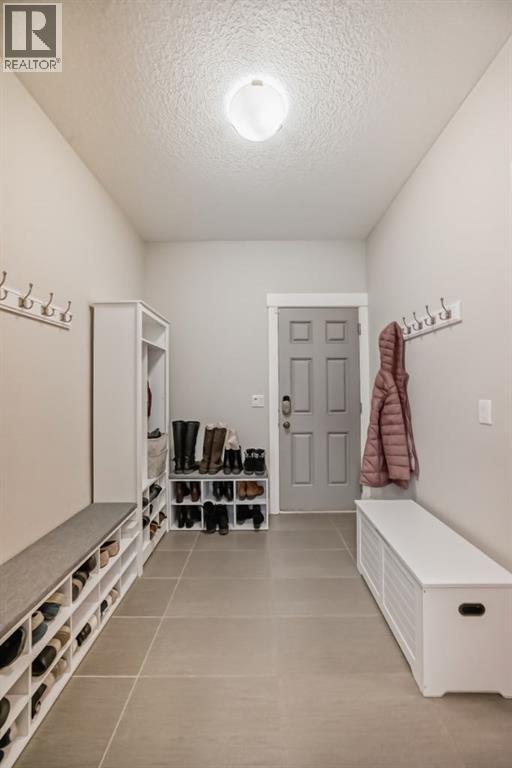 Photo 23 of 168 Kinniburgh Circle, Chestermere AB