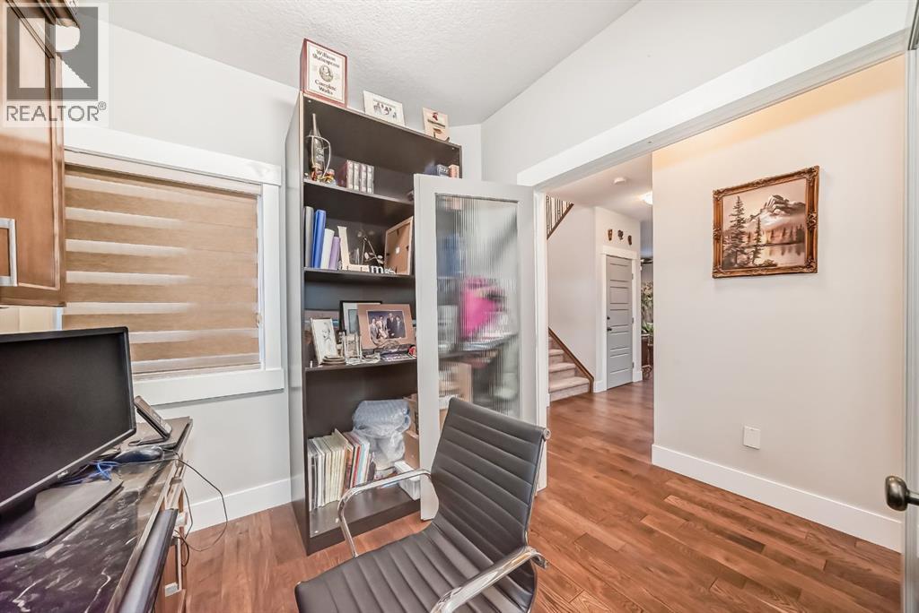 Photo 20 of 168 Kinniburgh Circle, Chestermere AB