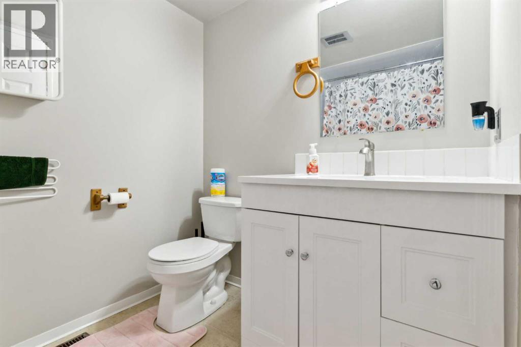 1734 47 Avenue SW, Calgary, Alberta