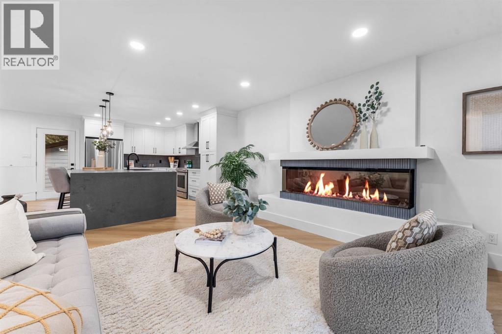 Photo 5 of 10404 Maplemont Road Se, Calgary AB