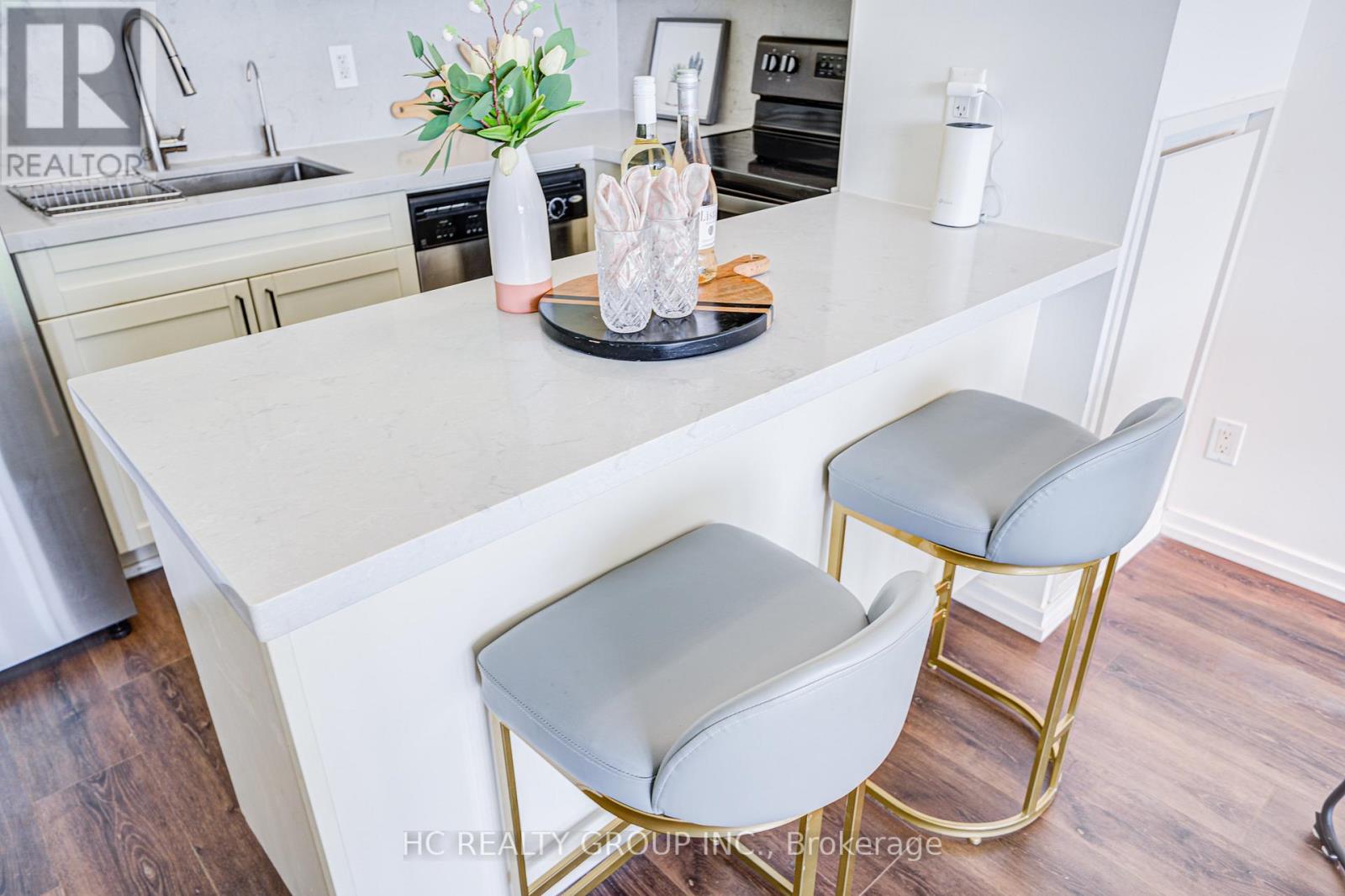 Photo 17 of 503 30 Canterbury Place, Toronto ON