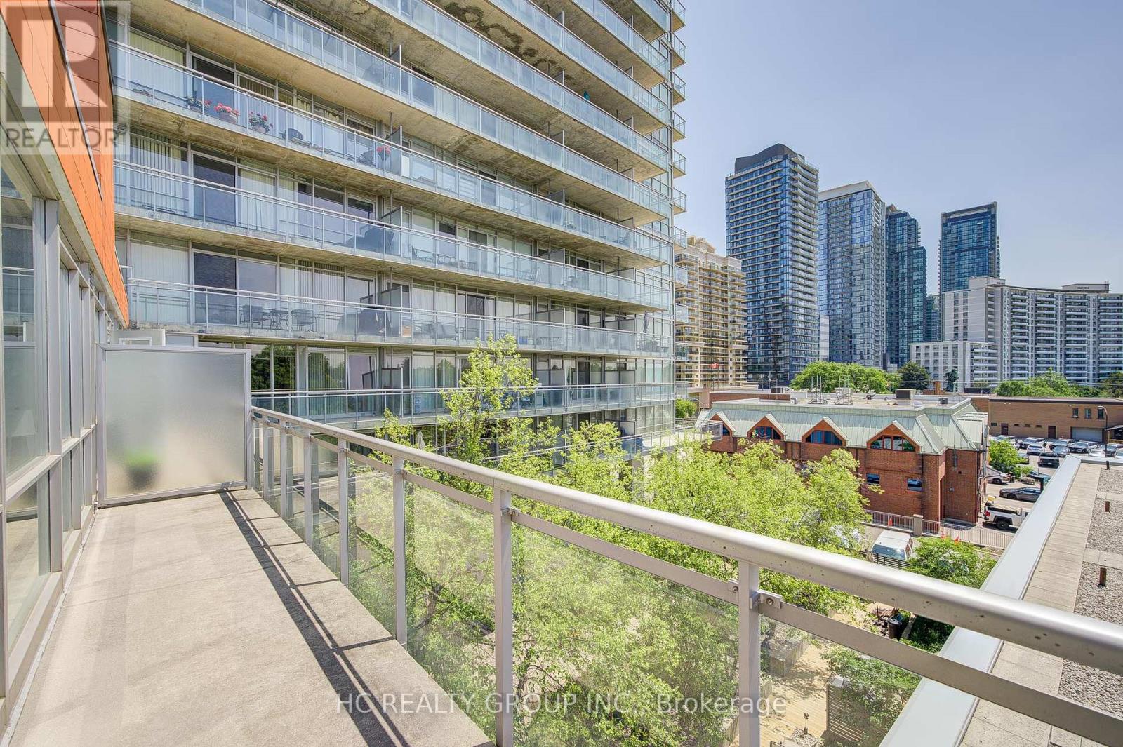Photo 4 of 503 30 Canterbury Place, Toronto ON