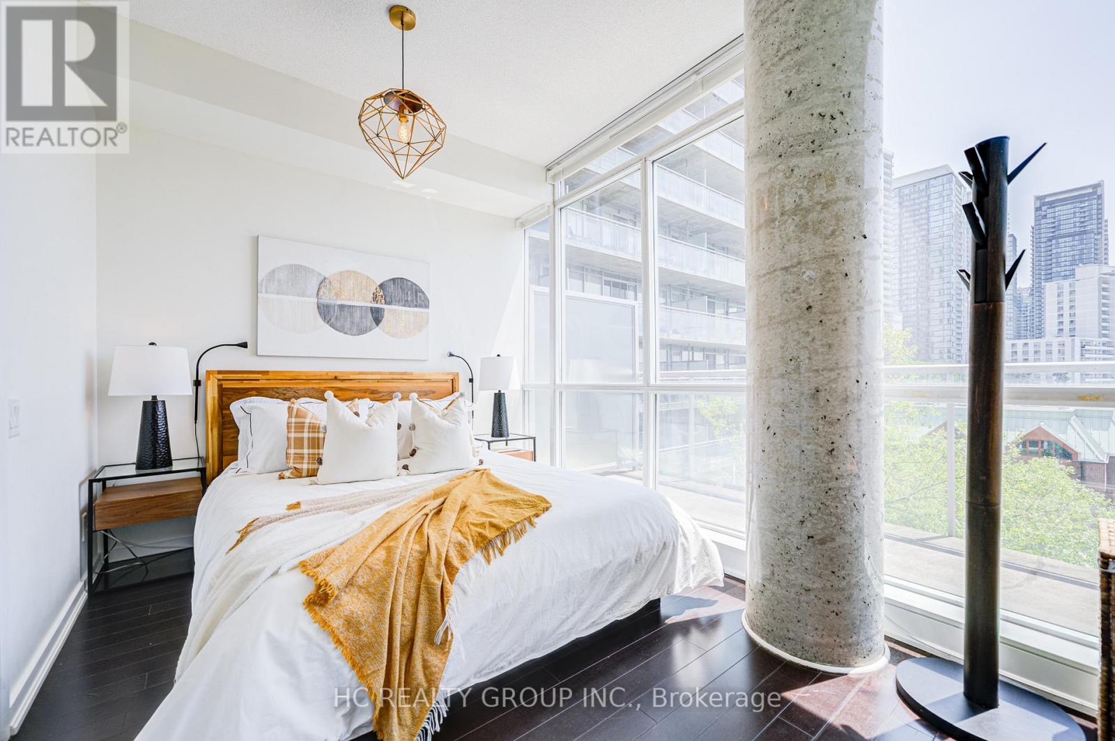 Photo 5 of 503 30 Canterbury Place, Toronto ON