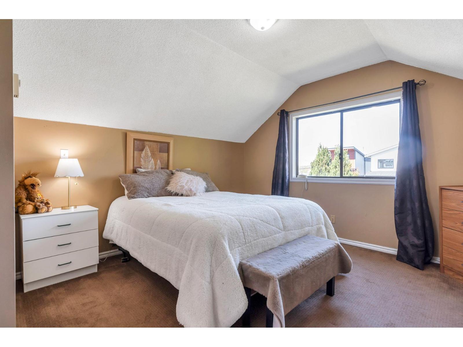 Photo 17 of 34612 2 Avenue, Abbotsford BC