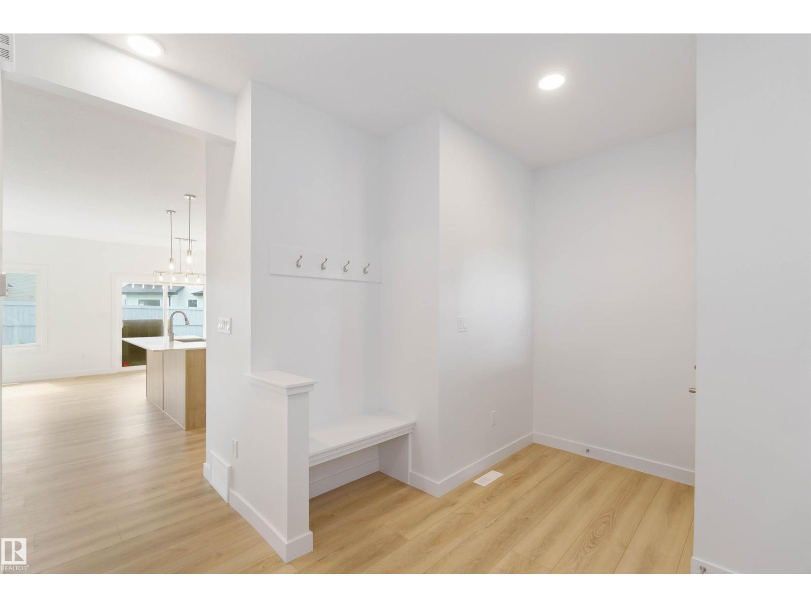 Photo 12 of 8531 181 Av Nw, Edmonton AB