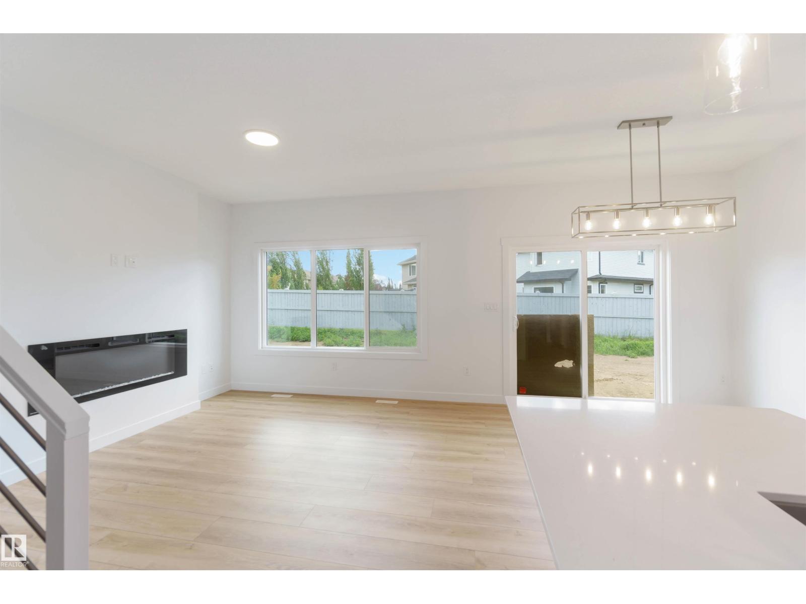 Photo 4 of 8531 181 Av Nw, Edmonton AB