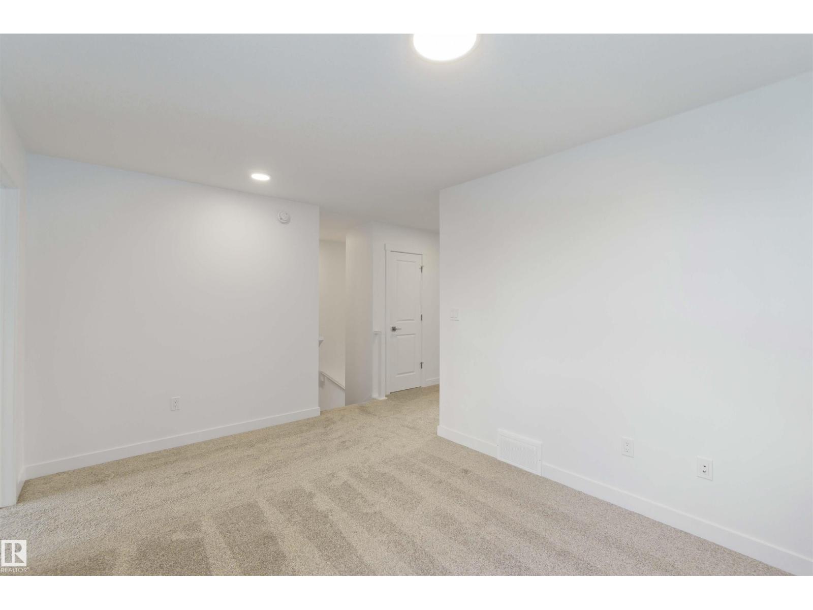 Photo 8 of 8531 181 Av Nw, Edmonton AB