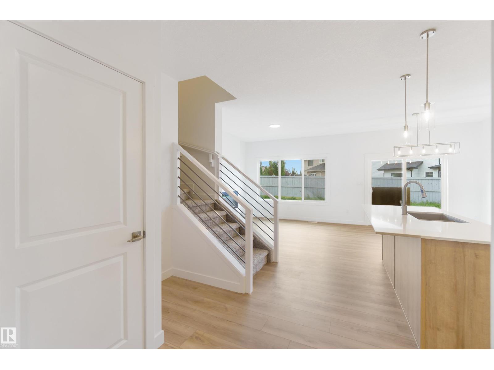 Photo 13 of 8531 181 Av Nw, Edmonton AB