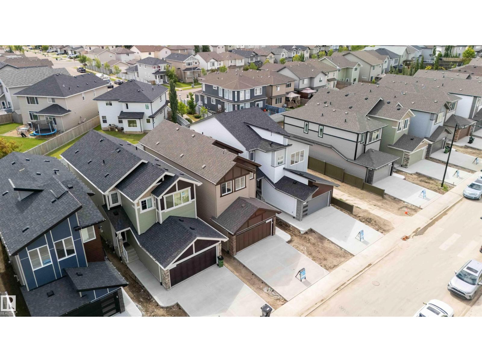 Photo 17 of 8531 181 Av Nw, Edmonton AB