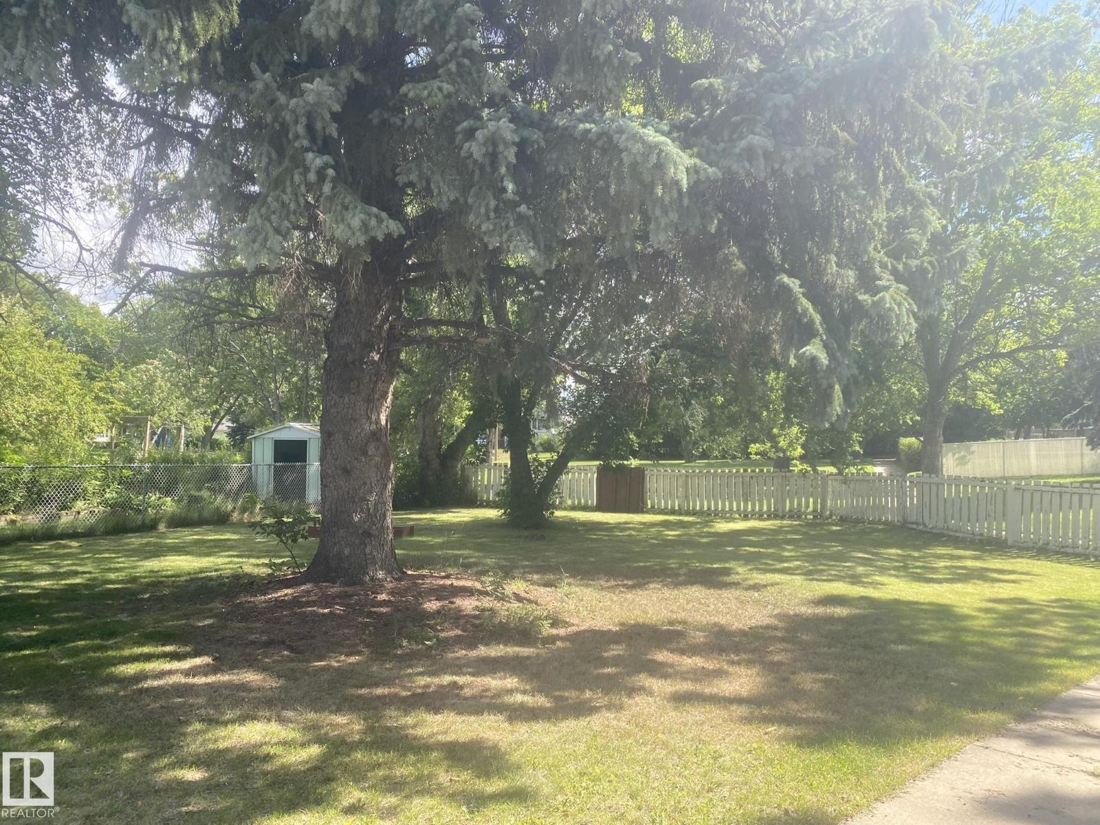 Photo 3 of 5 Ross Dr, Fort Saskatchewan AB