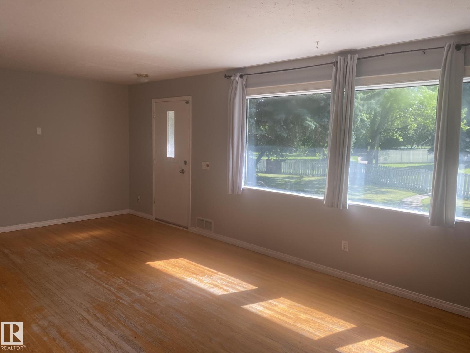 Photo 5 of 5 Ross Dr, Fort Saskatchewan AB